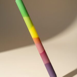 värviline küünal "vikerkaar" 35 cm.